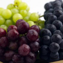 Виноград свежий красный, кг